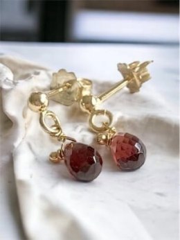 Delikatne drobne kolczyki z granatami