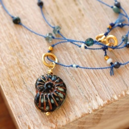 Delikatny naszyjnik z Amonitem