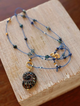 Delikatny naszyjnik z Amonitem