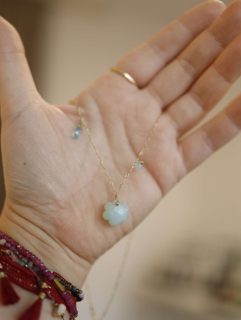 chalcedon kamień w kształcie chmurki